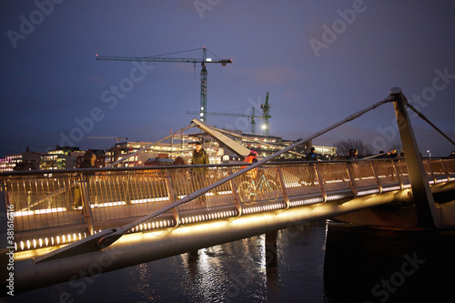 Obraz na płótnie A view along the quays in Dublin City, Ireland w salonie