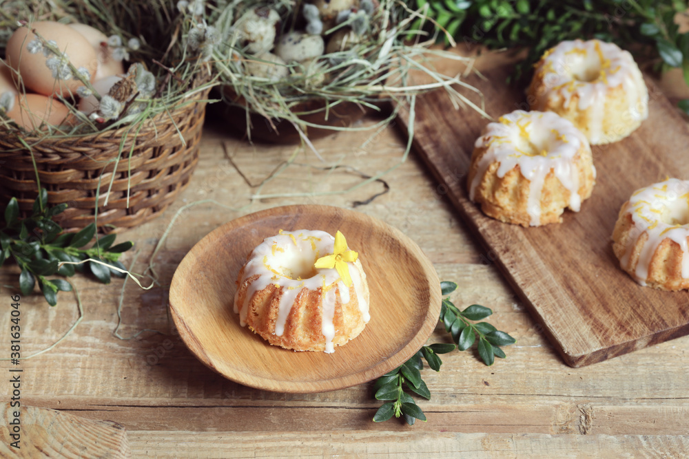 Rustic easter mini bundt cakes Rustic easter mini bundt cakes