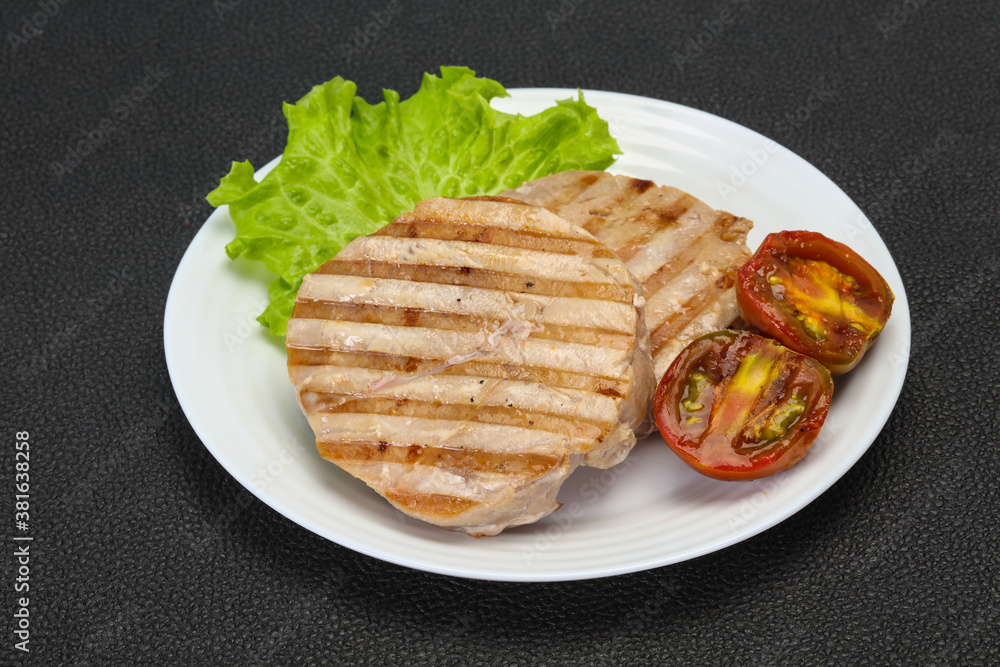 Grilled tuna steak with kumato Grilled tuna steak with kumato