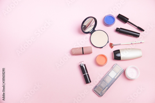 Fototapeta Naklejka Na Ścianę i Meble -  Beautiful cosmetic accessories on a pink background.