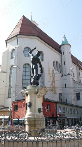 augsburg, moritzkirche, st. moritz, merkurbrunnen, moritzplatz, brunnen, wasser, kirche, statue photo