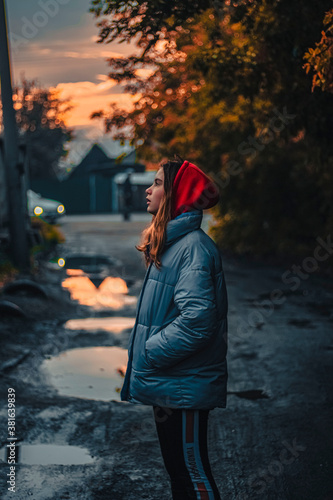 girl at sunset
