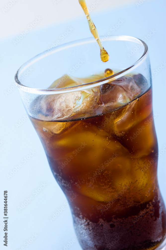 コーラ コーラ