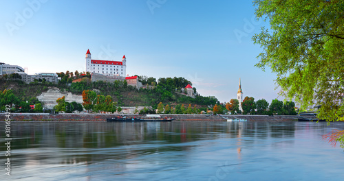 Canvas Print Bratislava castle over Danube river and Bratislava old town, Slovakia