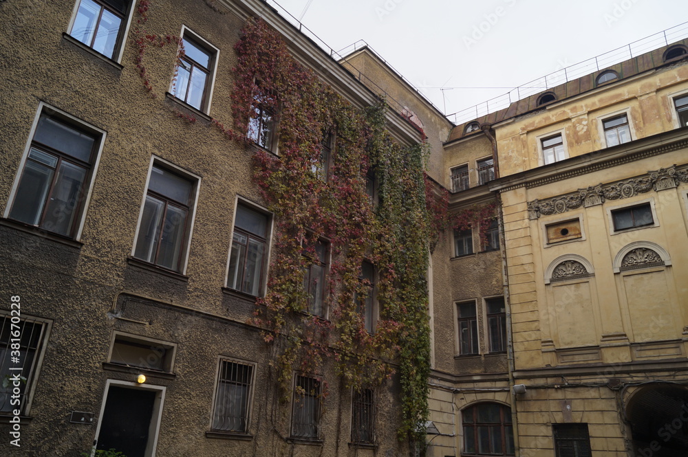 Fototapeta premium facade of the building