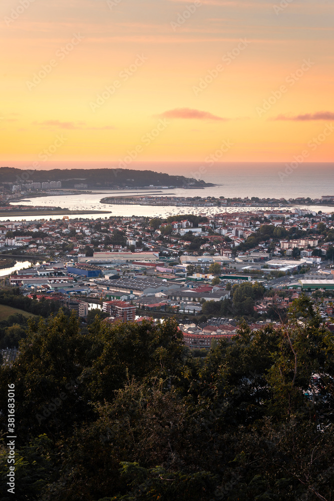 Look at Bidasoa-Txingudi bay with the three cities that formed it: Irun, Hondarribia and Hendaia, at the Basque Country.	
