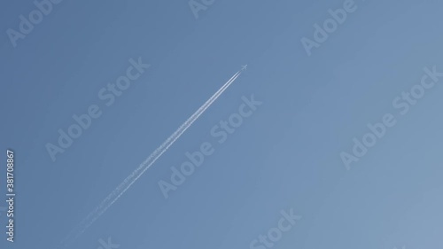 plane fuel trails chemtrails conspiracy