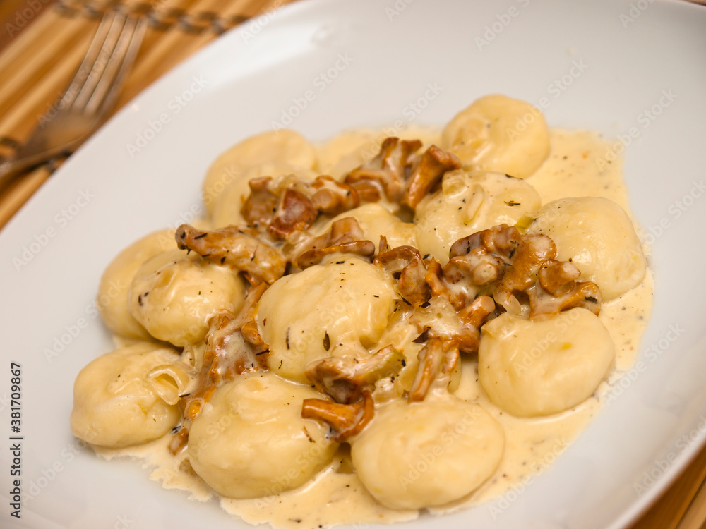 Gnocchi with creamy chanterelle mushroom sauce Gnocchi with creamy chanterelle mushroom sauce
