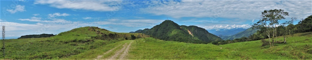 Naklejka premium Estribaciones de la cordillera oriental(Colombia) 