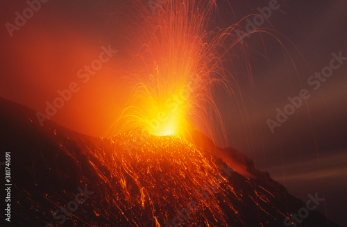 Vászonkép Stromboli eruption north east crater