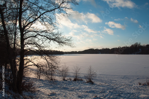Wallpaper Mural lake in winter Torontodigital.ca