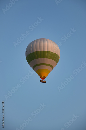 Balloon flying over Cappadocia. Cappadocia, Turkey. © David Polo