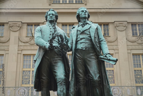 Goethe und Schiller Denkmal in Weimar