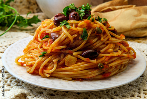 Spaghetti Alla Puttanesca photo