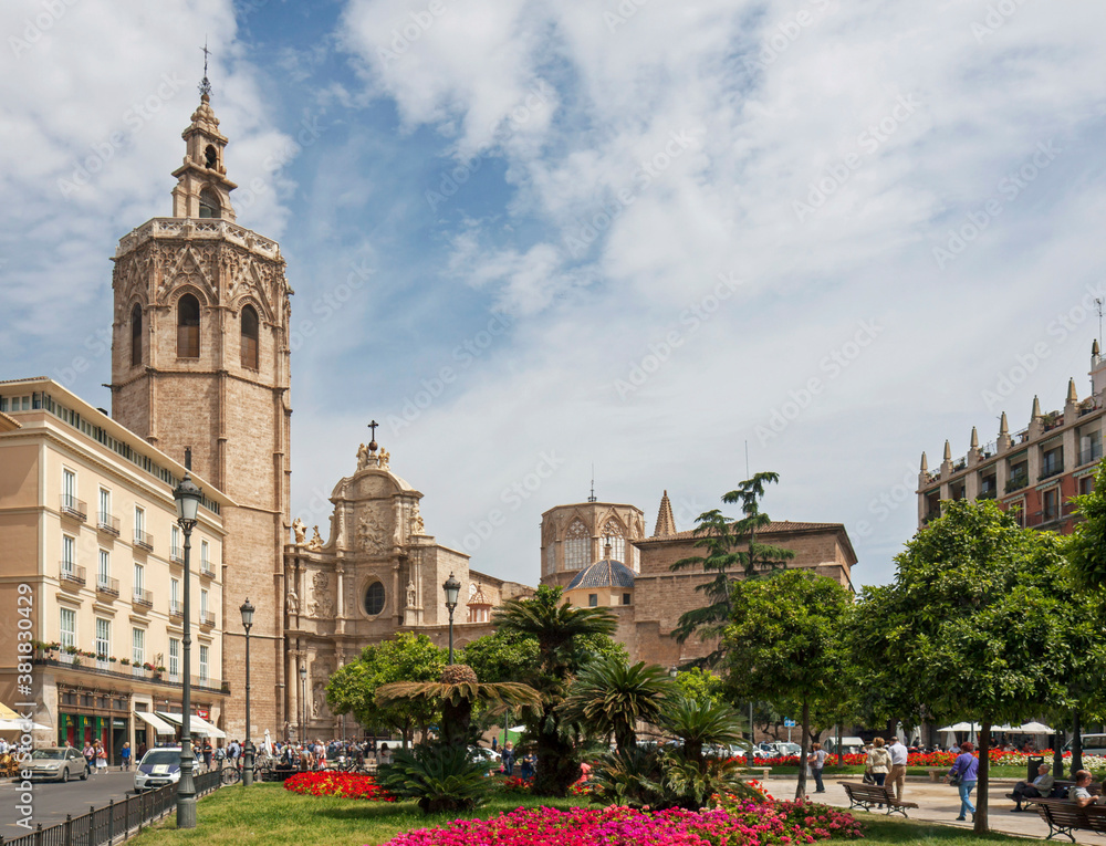 Fototapeta premium Valencia, Spain: cathedral in the old town, seen from Plaza de la Reina