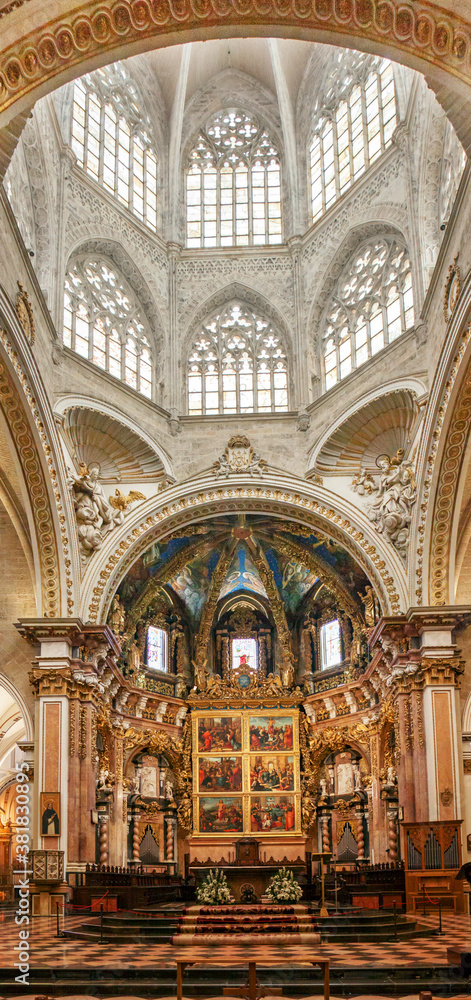 Valencia, Spain: interior of the cathedral: 
cupola and altar