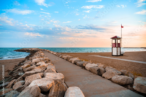 Fototapeta Naklejka Na Ścianę i Meble -  Stunning View from the beach at sunset