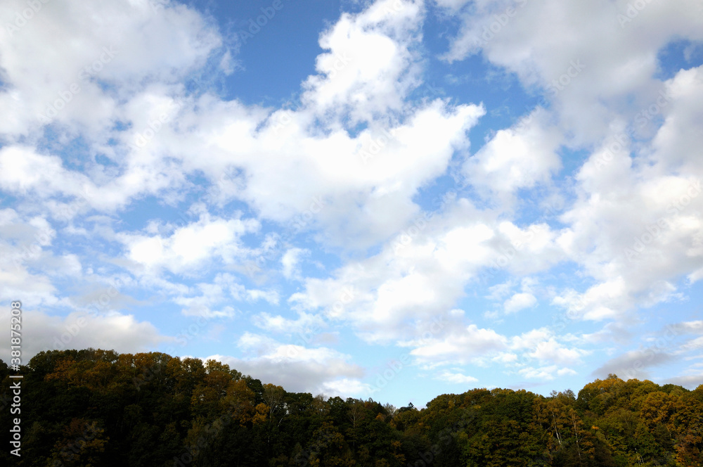 空と雲と山