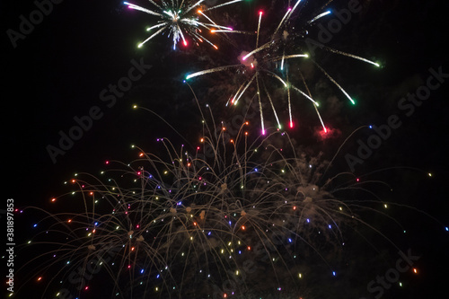 Obraz na płótnie fireworks over black sky in valencia w salonie