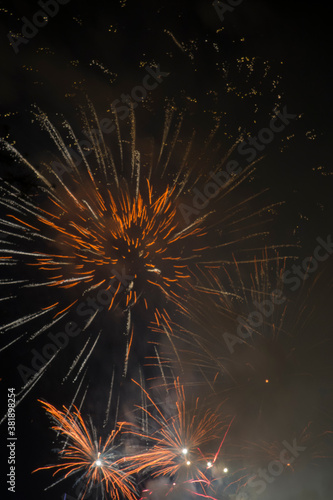 Obraz na płótnie fireworks over black sky in valencia w salonie