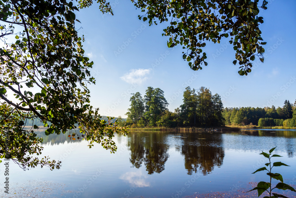 Jezioro Komosa w Puszczy Knyszyńskiej, Podlasie, Polska