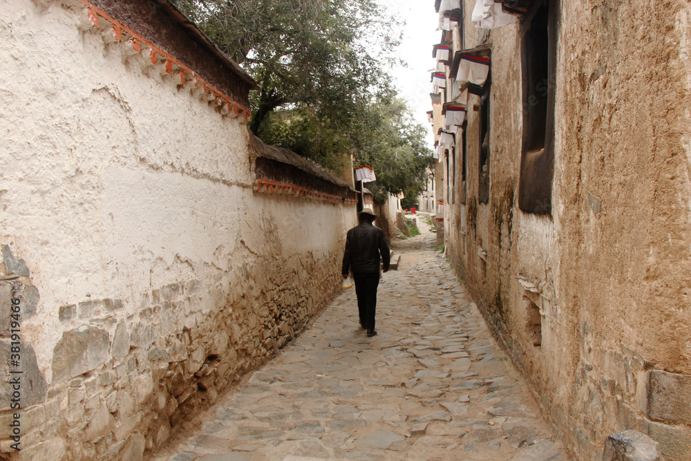 Alleys of Tibet