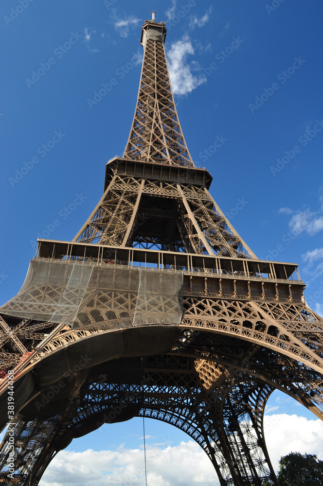 Fototapeta premium The Eiffel Tower.