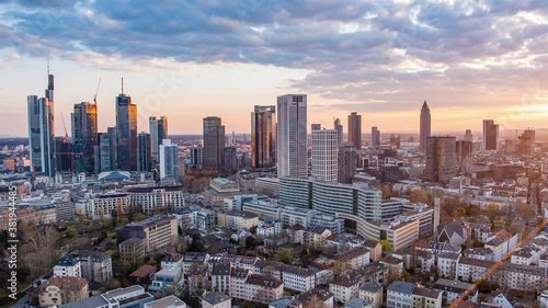 Frankfurter Skyline - Drohnenflug