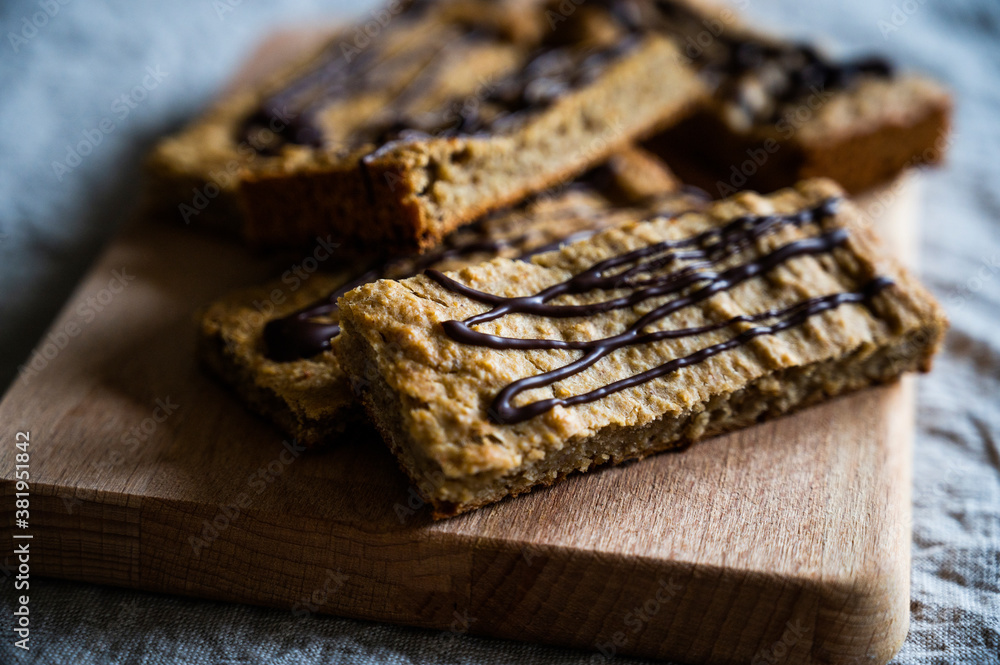 homemade proteein müsli bars with banana and oatmeal decorated with