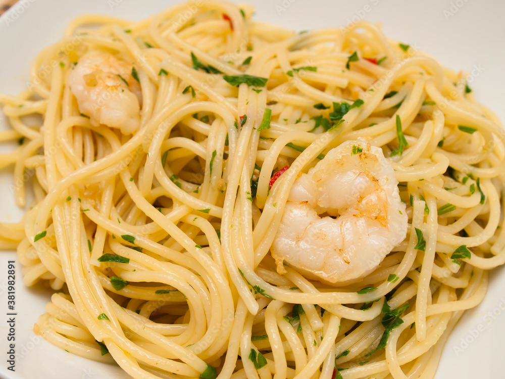 Spaghetti aglio e olio with shrimp