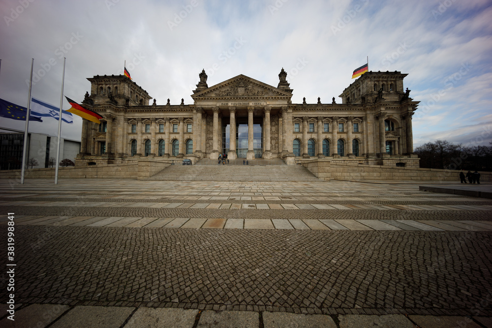 Fototapeta premium Parliament in Berlin with nice sky Germany