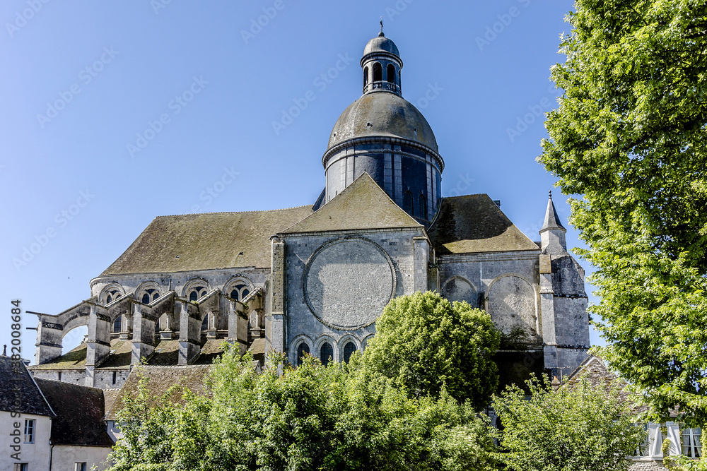 Saint-Quiriace Collegiate church (erected in the XII century by Count Henri le Liberal) in medieval town of Provins, Seine-et-Marne, Ile-de-France, France.