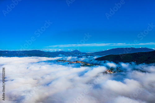 Italien aus der Luft - Wolkenaufnahmen mit der Drohne
