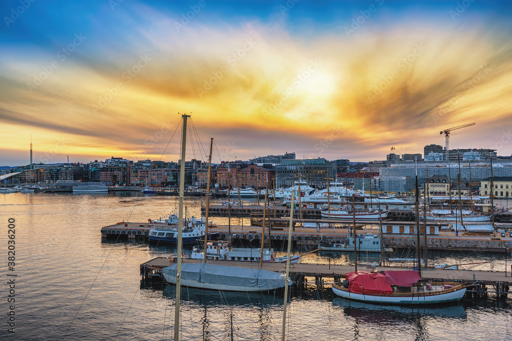Fototapeta premium Oslo Norway, sunset city skyline at Oslo harbour