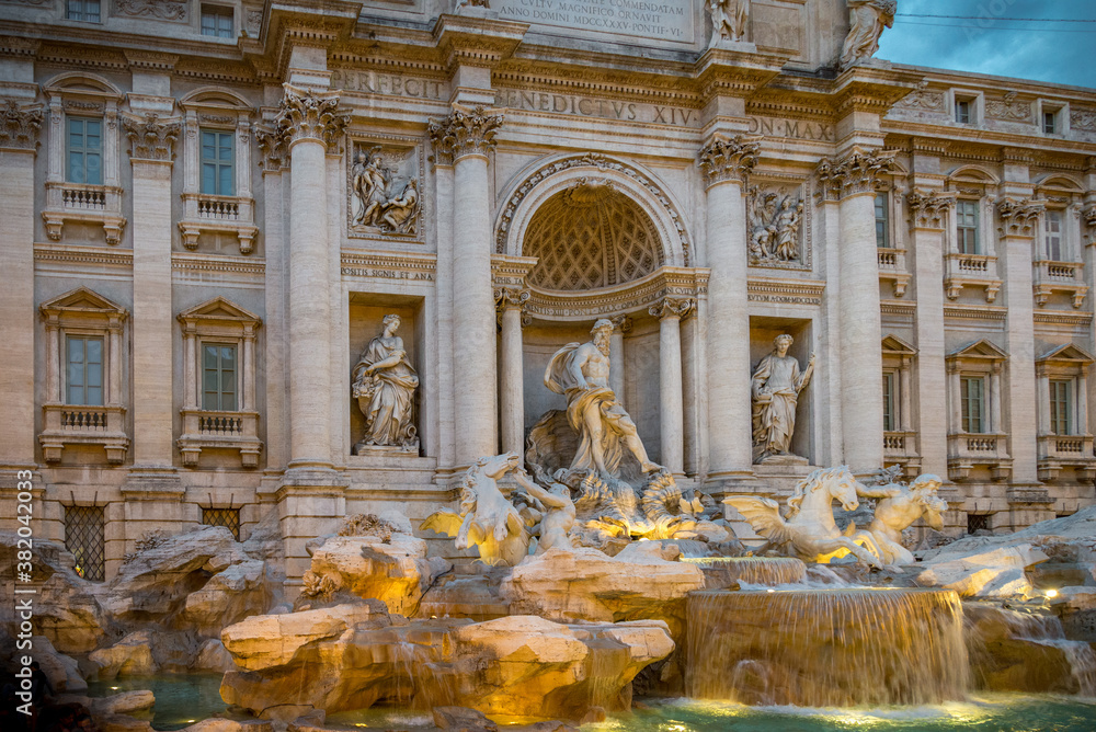 Roma ciudad eterna con muchos monumentos en Italia, Europa