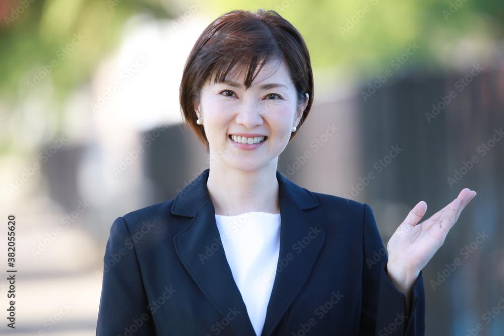 女性社員イメージ 女性社員イメージ