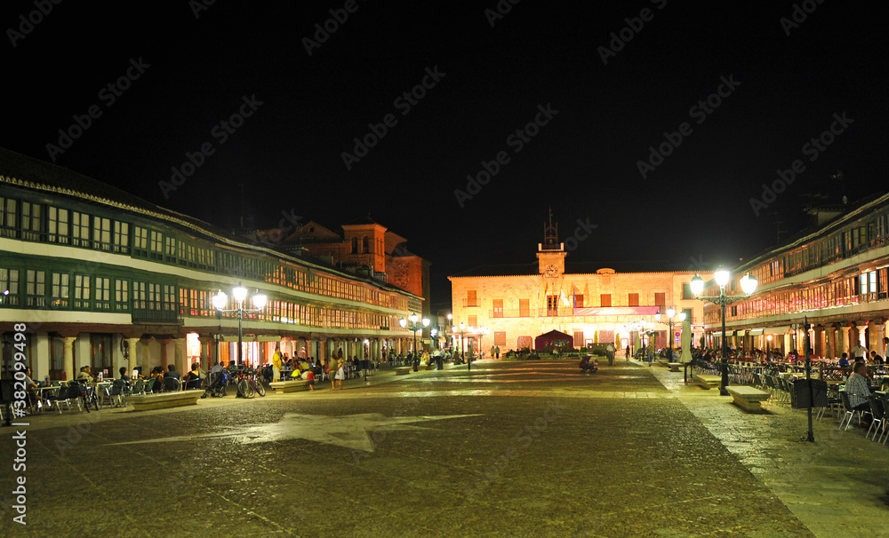 Plaza Mayor de Almagro por la noche, España