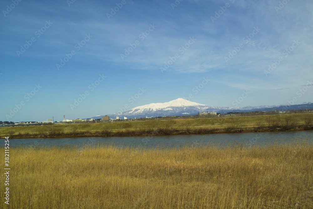Obraz premium 鳥海山
