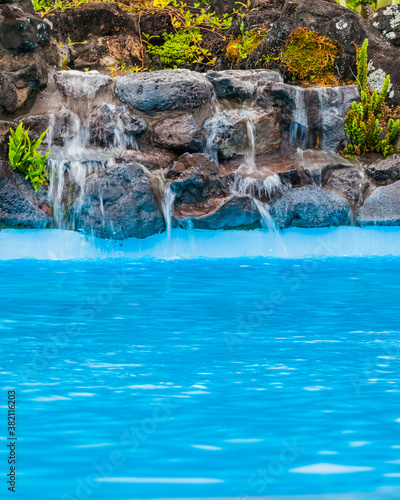 Cascade de piscine © Unclesam
