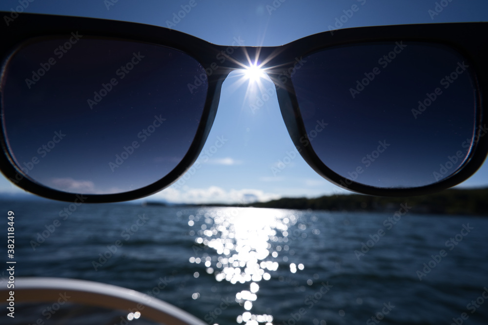 Sonnenbrille und Sonnenstern, den Durchblick behalten
