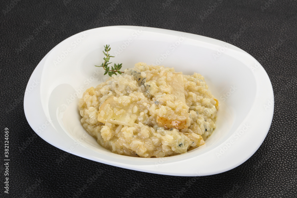 Risotto with pear and gorgonzola