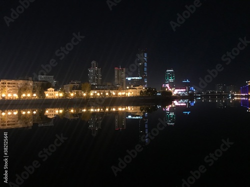 city at night © Искандар Ялашев