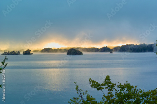 桧原湖の朝 © Paylessimages