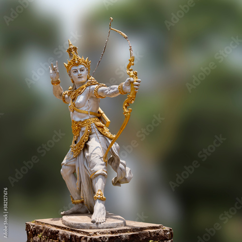 фотографія Indonesien-Bali;  Statue der hinduistischen Gottheit Lord   Rama  , verehrt als Brahman