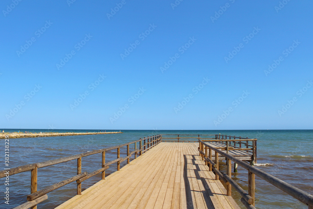 Embarcadero de la playa de la Gola, Santa Pola, España