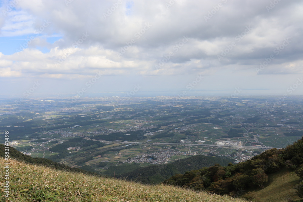 Fototapeta premium 日本の入道ヶ岳と呼ばれる山の山頂の絶景。みんなに伝えたい。