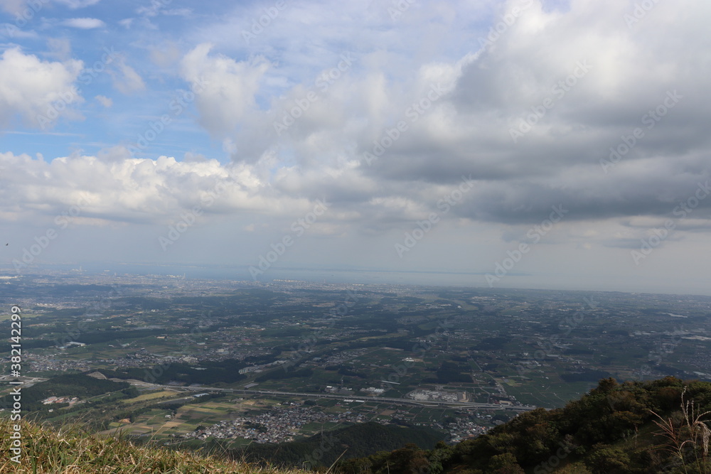 日本の入道ヶ岳と呼ばれる山の山頂の絶景。みんなに伝えたい。