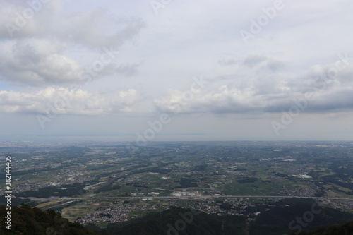日本の入道ヶ岳と呼ばれる山の山頂の絶景。みんなに伝えたい。 © Last Adventurer K