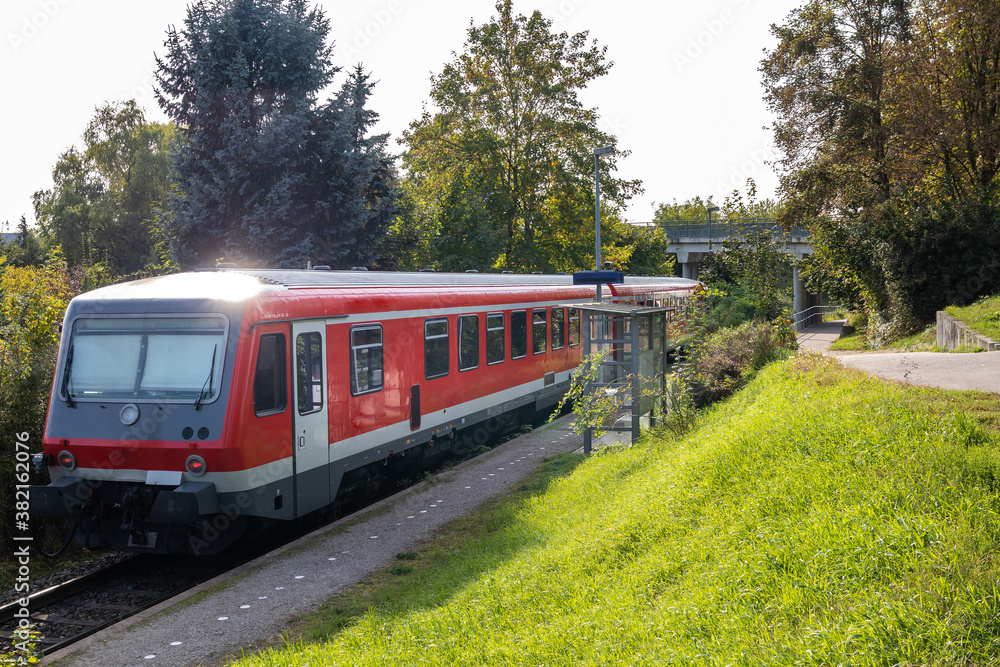 Zug, Bahn, Haltestelle und zusteigen Zug, Bahn, Haltestelle und zusteigen