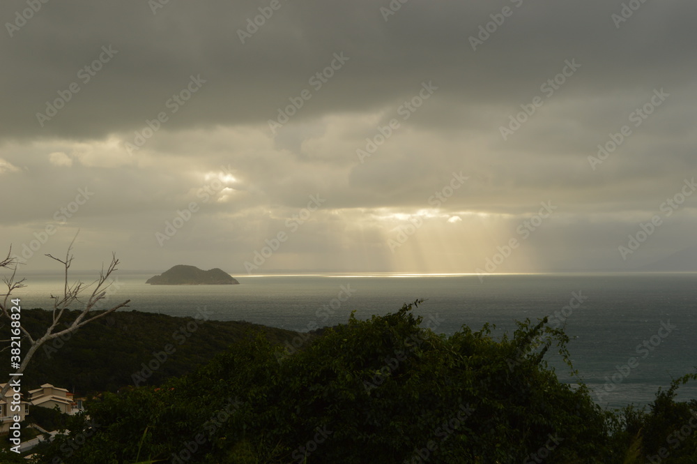 Obraz premium The perfect beaches on the paradise Ilha Morro do Sao Paolo island, Brazil